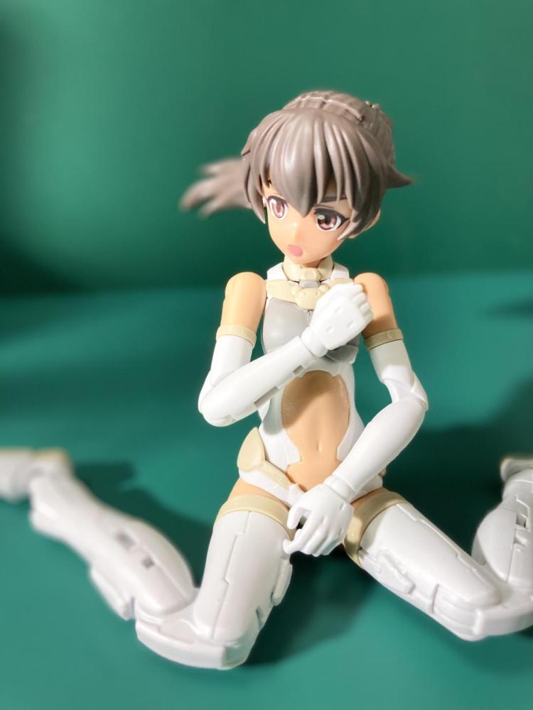ちょっと、どこ見てんのよ