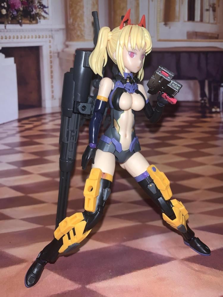 ガトリングストライカー収納形態。