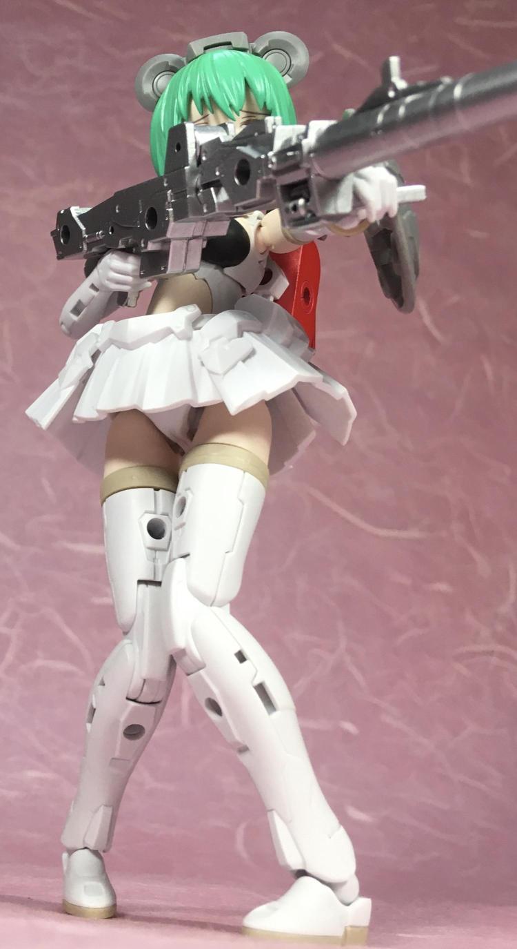 武器は折りたたみ式