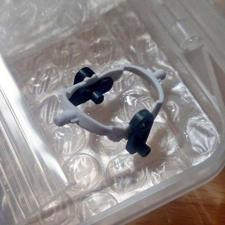 腰アーマー接続パーツ