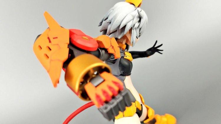 大型強化腕部『タイタニックガントレット』