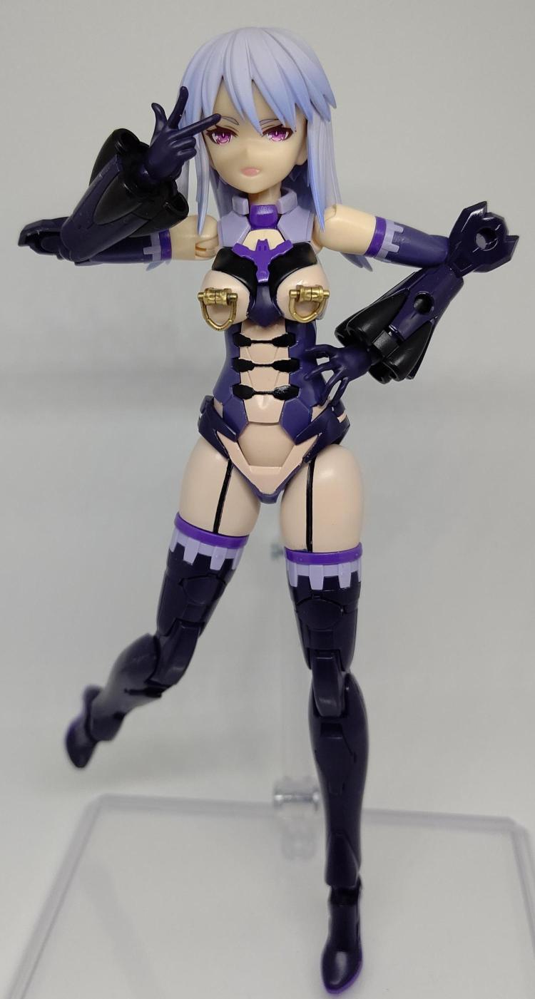 アイドル気分でピースサイン