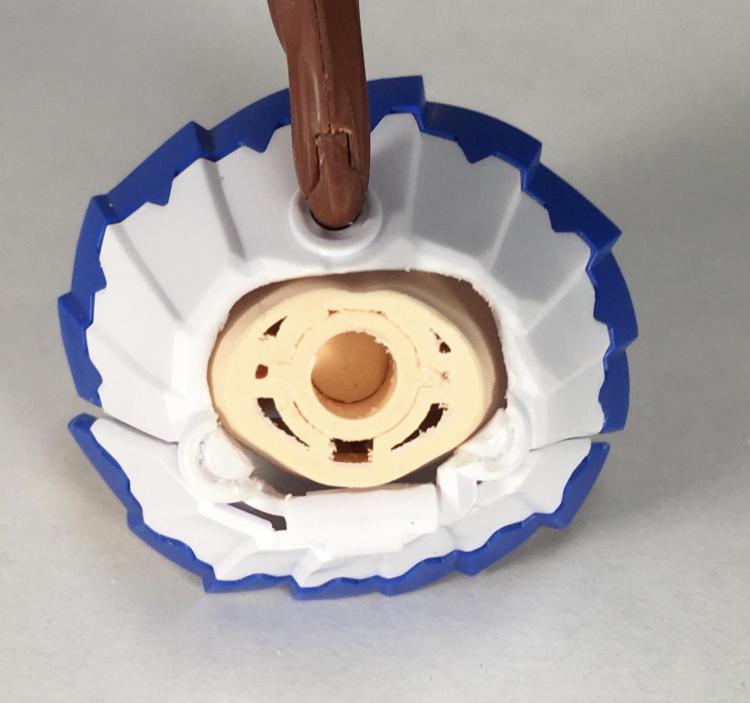スカートの中をカット