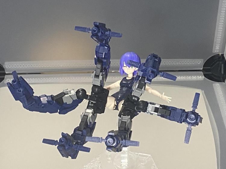 水中型多脚シスター「はち」