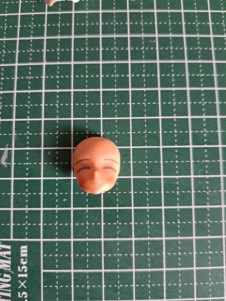 褐色ペロリ笑顔