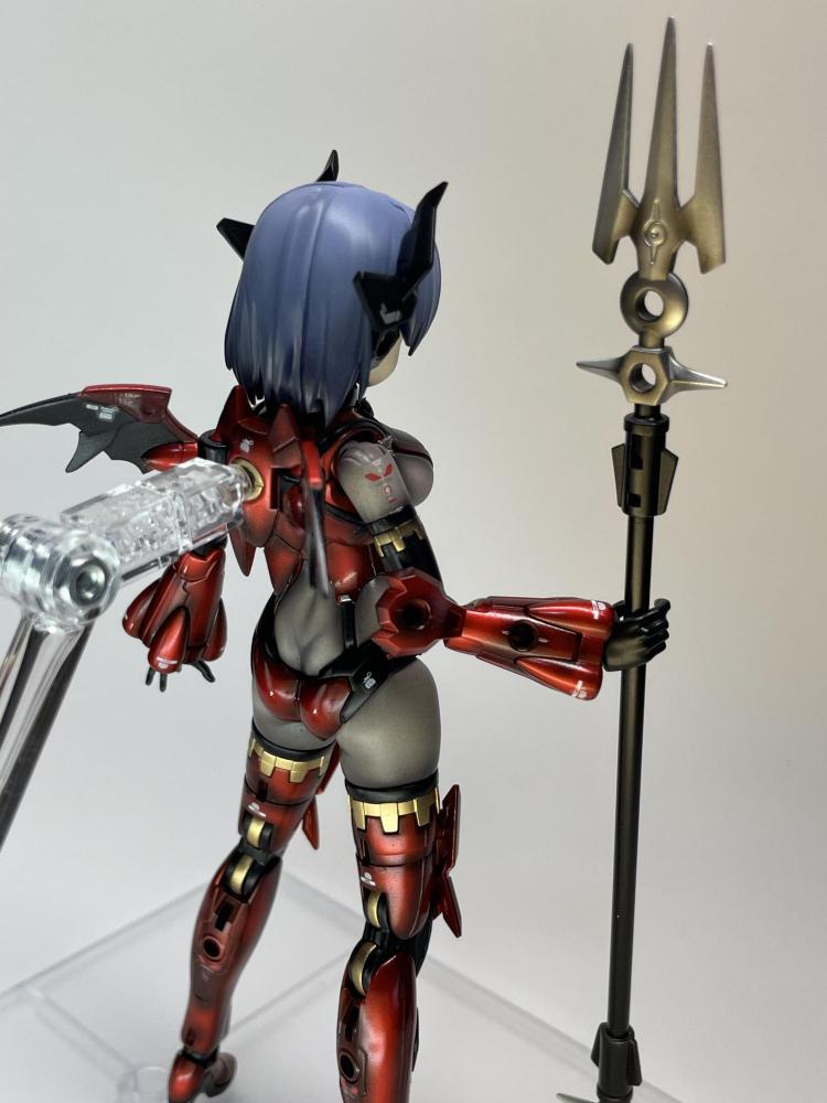 ネヴァリア背面