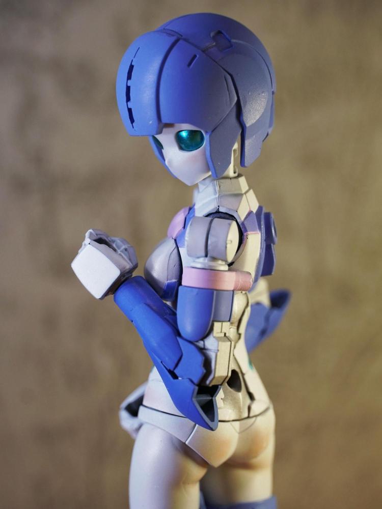 やはり危うげな後ろ姿