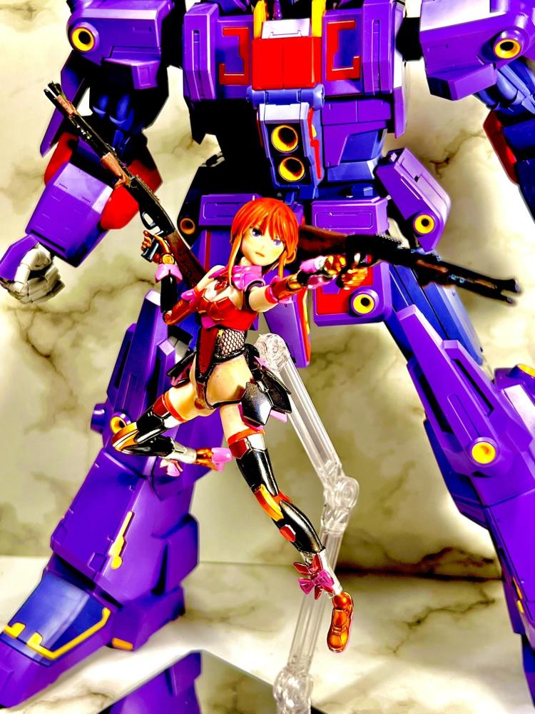 サイコガンダムMKⅡをバックに①