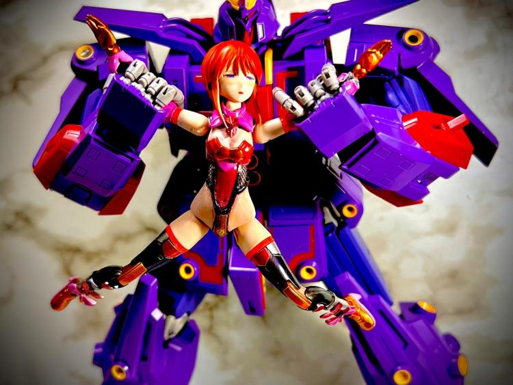 サイコガンダムMKⅡをバックに②