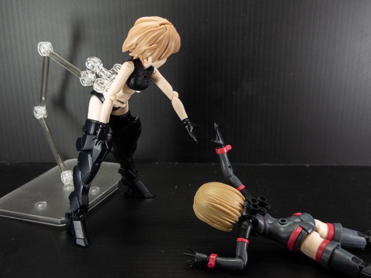 「ホラ！立てる？」「む、ムリ…」