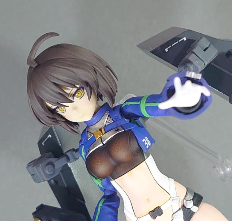 とある重巡洋艦のネームシップのようなシスター